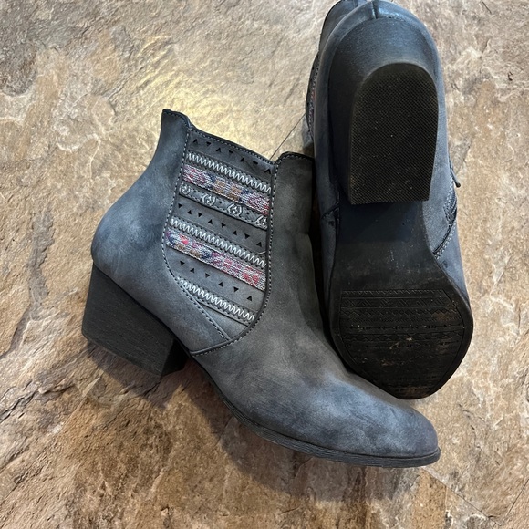 Maurice’s healed boots size 9.5 - Picture 3 of 3